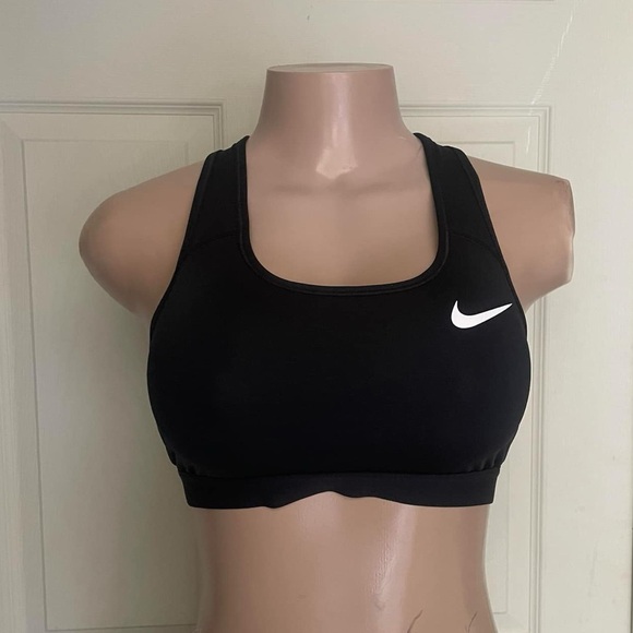 Nike Black Sports Bra - Picture 1 of 4